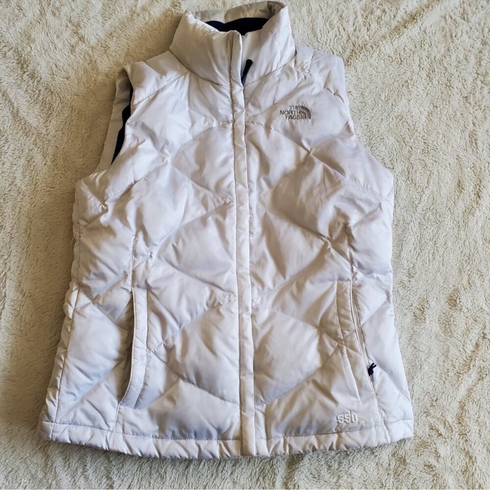 The North Face 550 Women’s White Quilted Vest size Medium